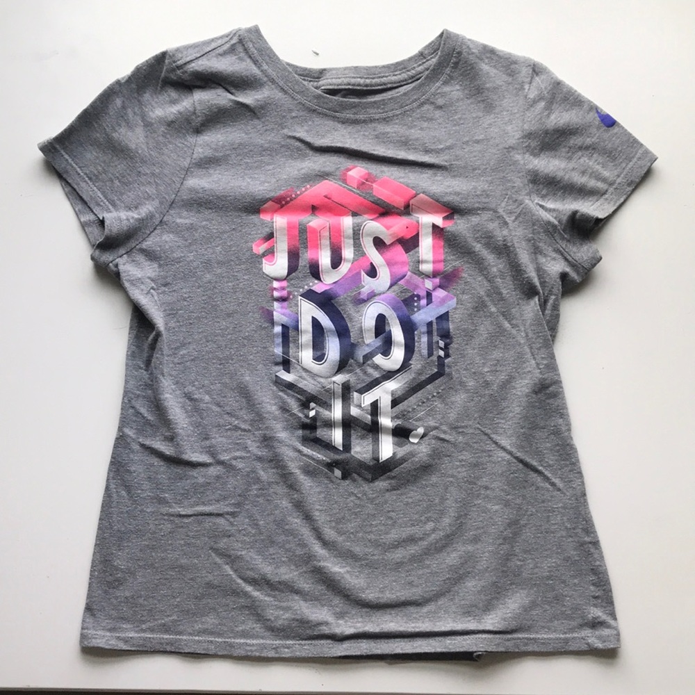 Nike Girls Large Just Do It Short Sleeve Tee Shirt in Grey